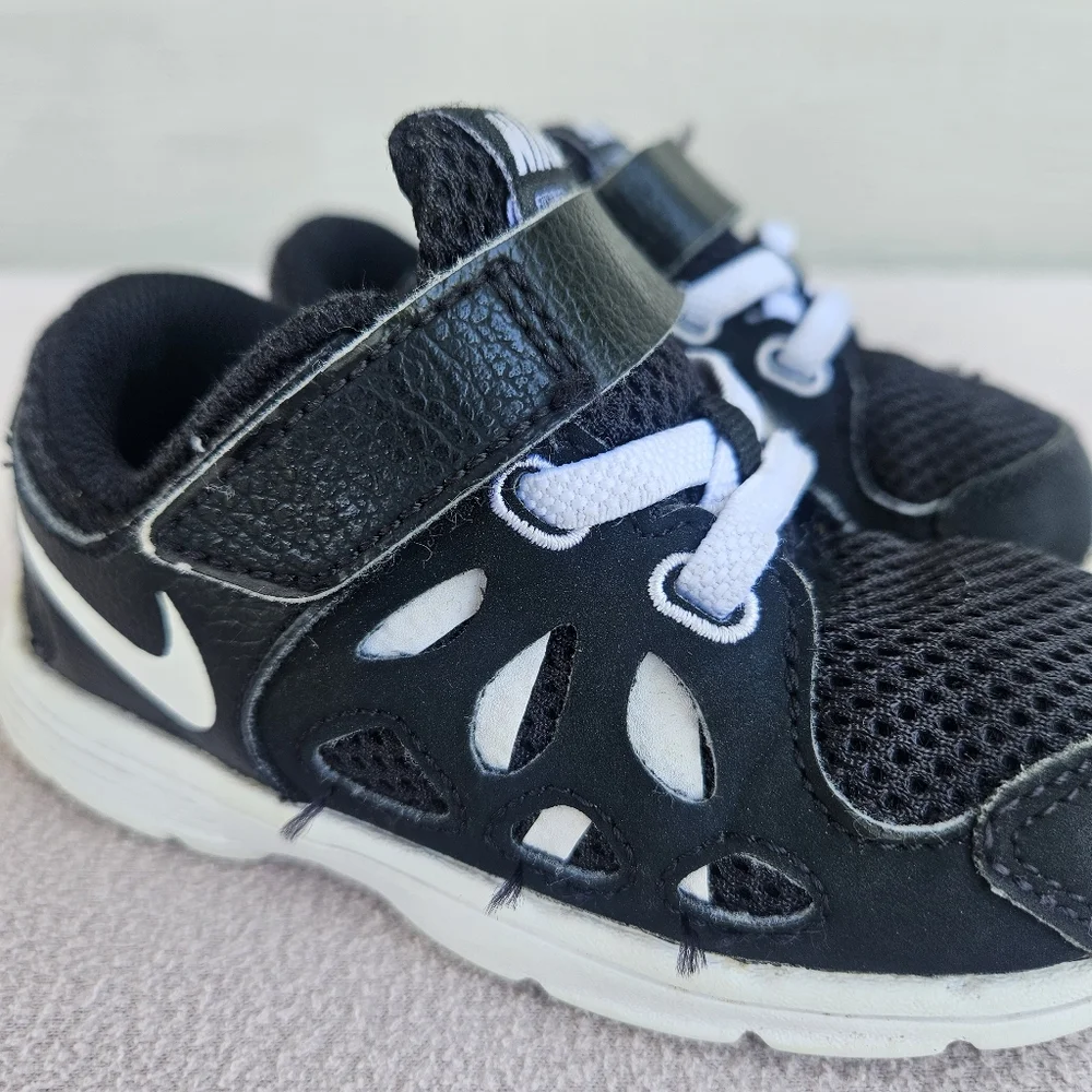 Nike Fusion Run 2 Athletic Sneaker Toddler SZ 7C Black Hook & Loop 599803-008
